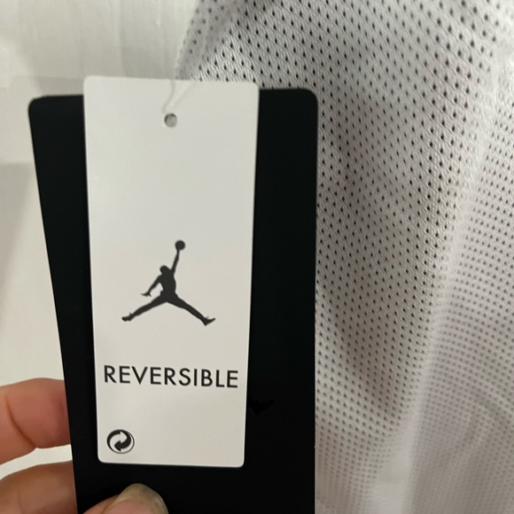 Jordan Dri-FIT Big Kids' (Boys') Tank, reversible, size L - Picture 3 of 9